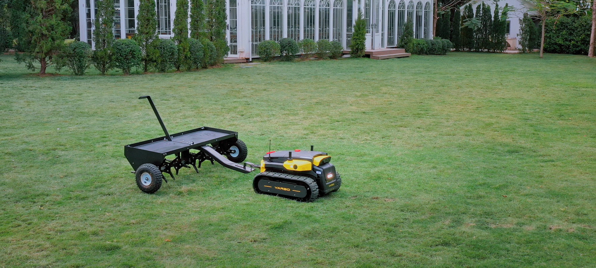 Yarbo Core with Aerator